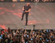 Drake in concert - Tacoma, WA (Image via Getty)